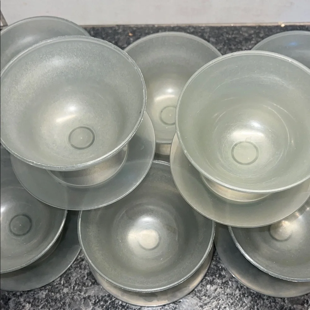 Set of 8 Vintage Tupperware Gray Dessert Bowls. Approx 4oz each. Exc condition